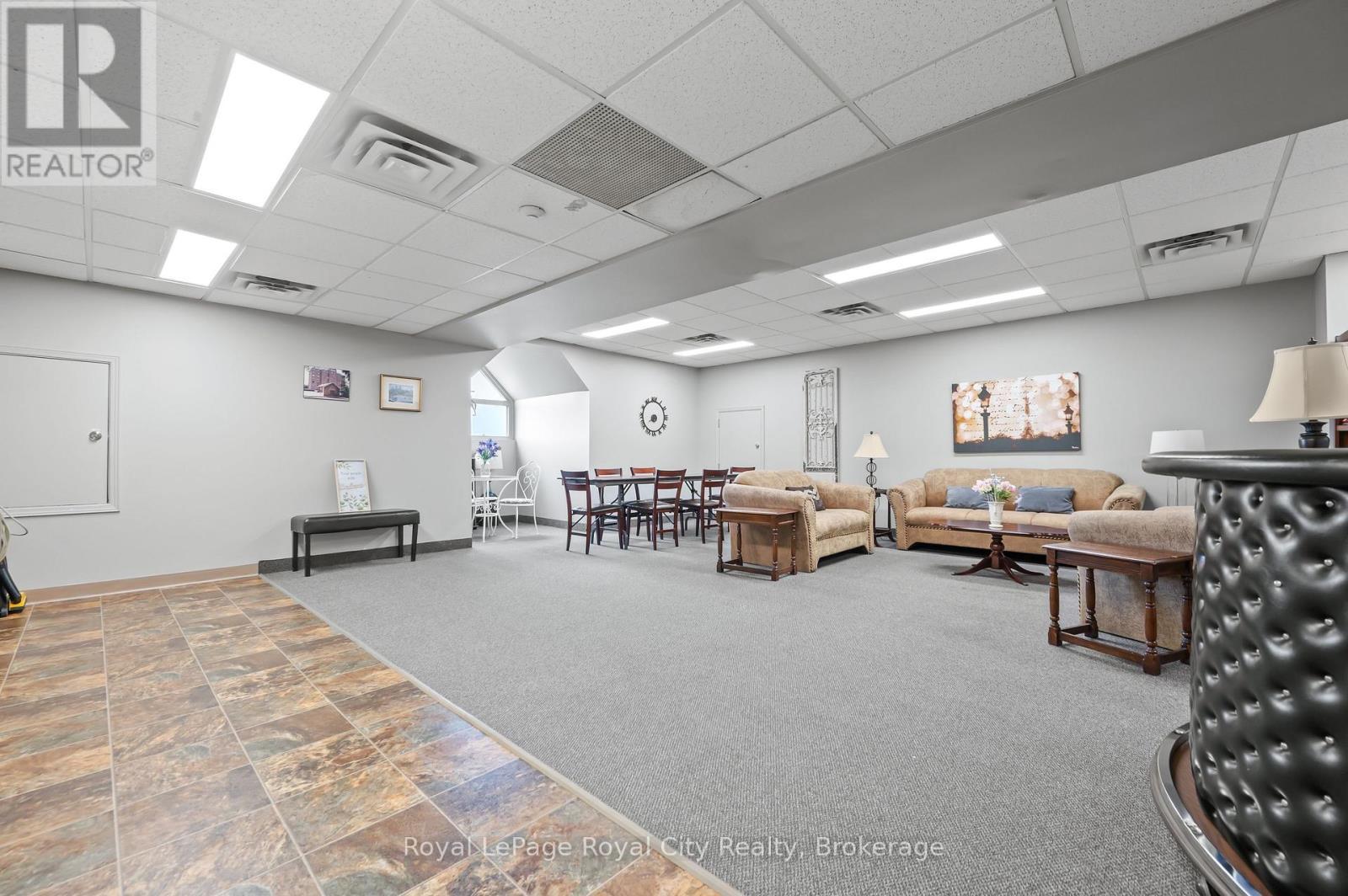 Common room/party room. - 701 - 281 Bristol Street, Guelph (Junction/Onward Willow), ON - Indoor