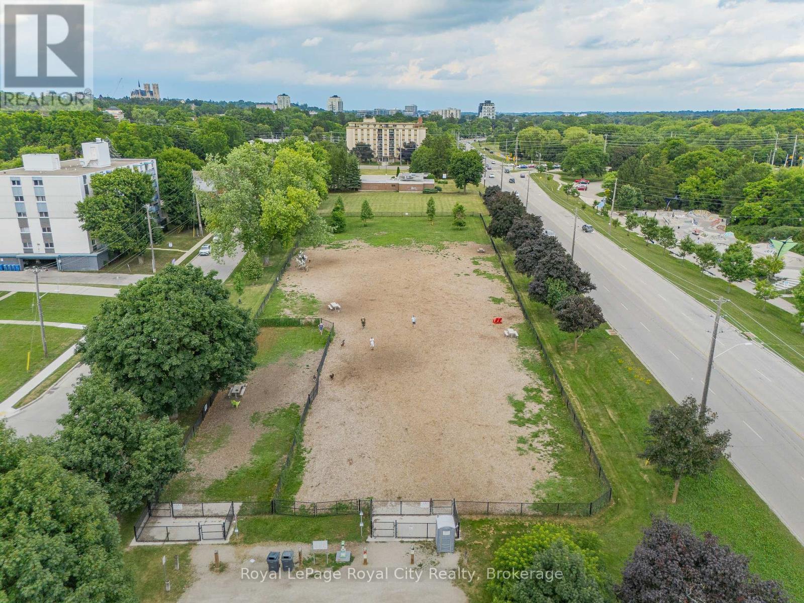 Dog Park in summer time. - 701 - 281 Bristol Street, Guelph (Junction/Onward Willow), ON - Outdoor With View