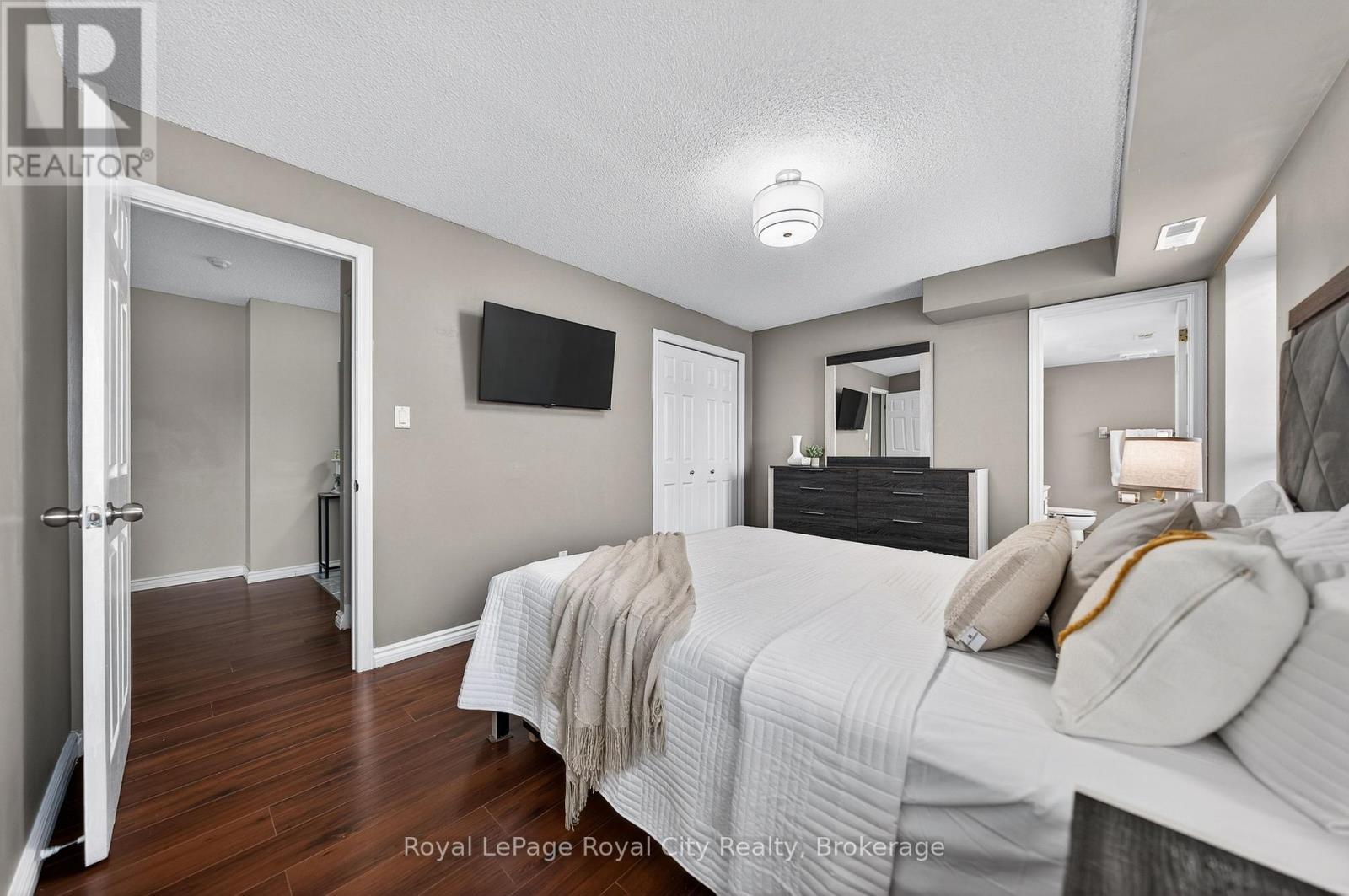 701 - 281 Bristol Street, Guelph (Junction/Onward Willow), ON - Indoor Photo Showing Bedroom