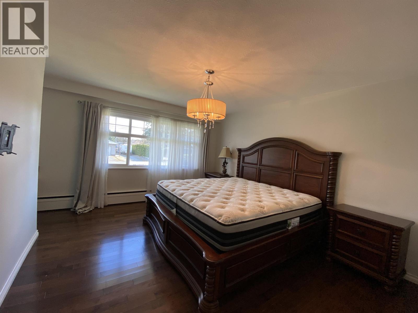 Main House 12085 York Street, Maple Ridge, BC - Indoor Photo Showing Bedroom