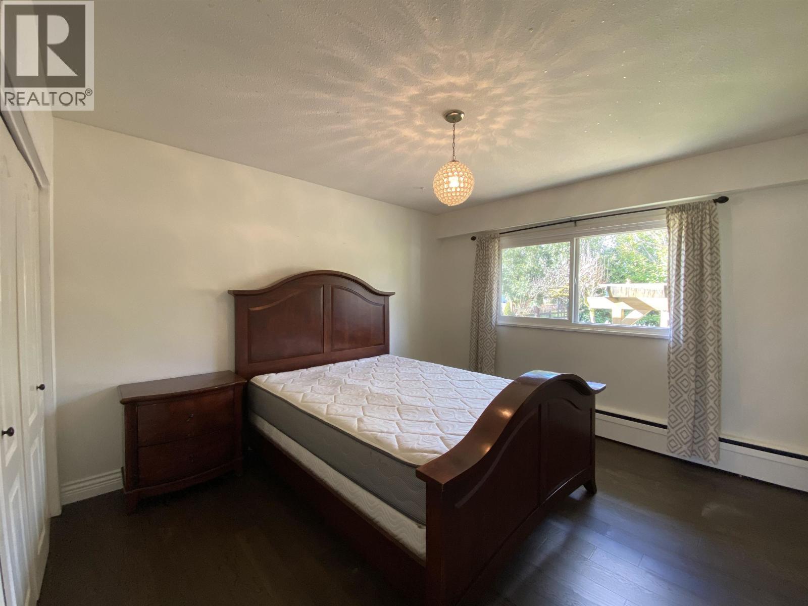 Main House 12085 York Street, Maple Ridge, BC - Indoor Photo Showing Bedroom