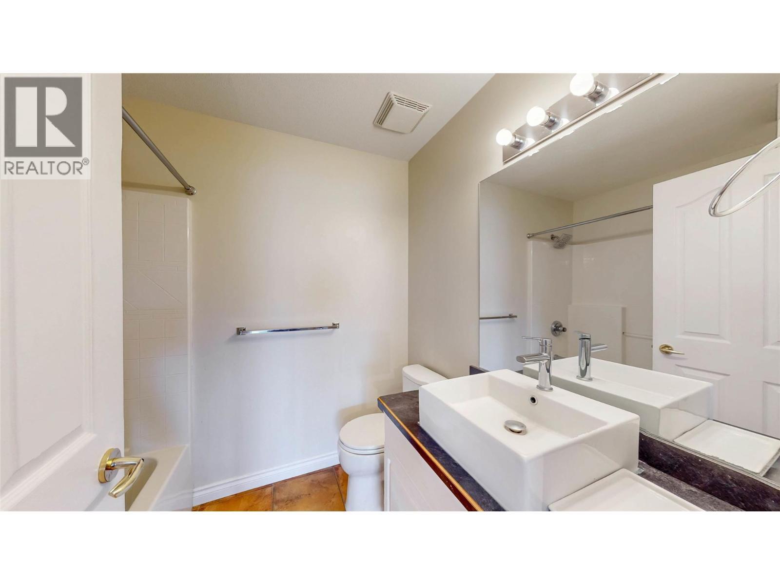 6805 Cottonwood Drive Unit# 206, Osoyoos, BC - Indoor Photo Showing Bathroom