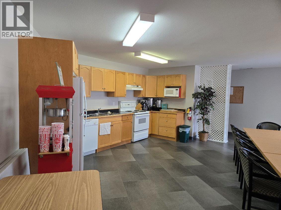 6805 Cottonwood Drive Unit# 206, Osoyoos, BC - Indoor Photo Showing Kitchen With Double Sink