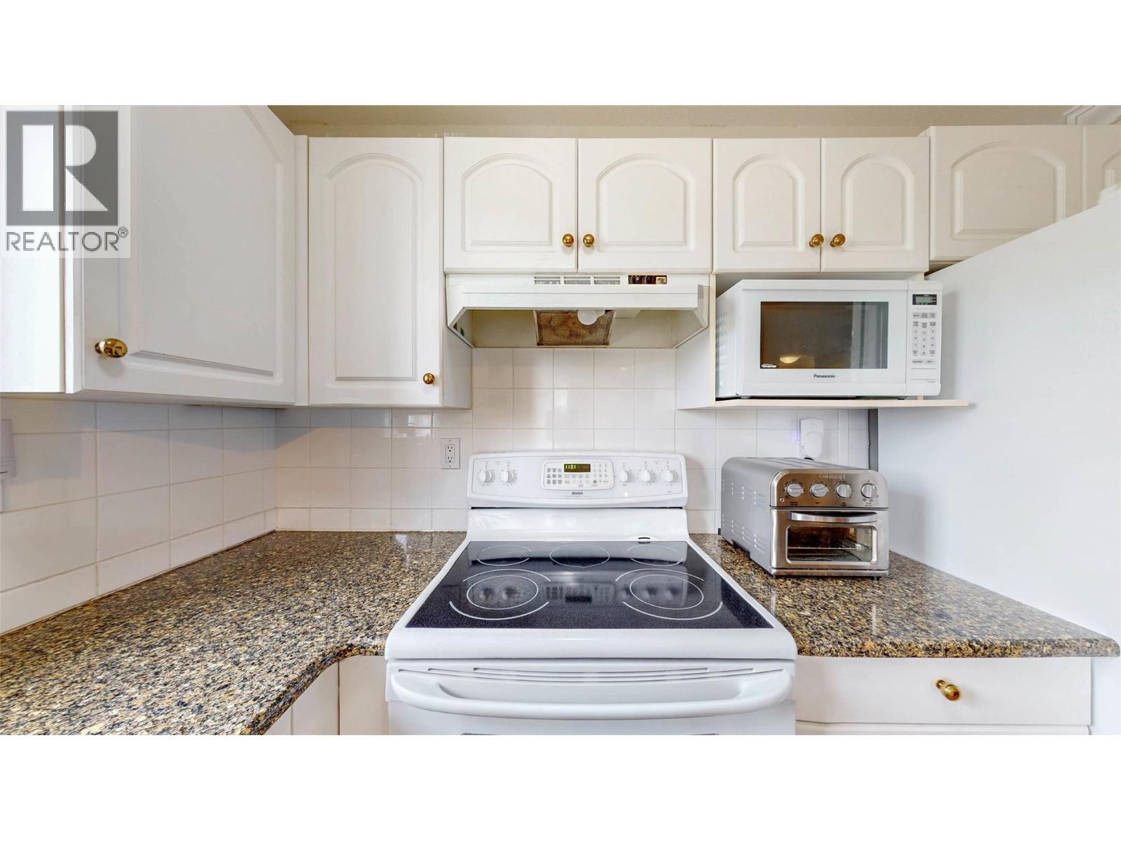 6805 Cottonwood Drive Unit# 206, Osoyoos, BC - Indoor Photo Showing Kitchen