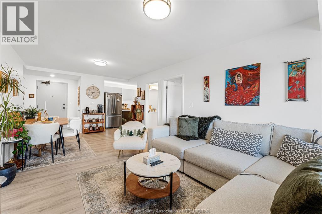 3370 Stella Crescent Unit# 327, Windsor, ON - Indoor Photo Showing Living Room