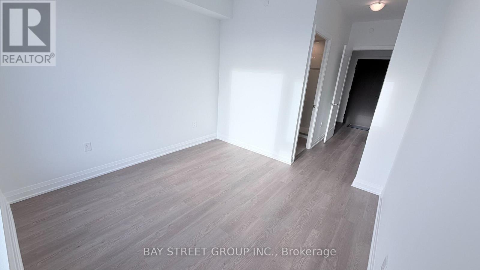 617 - 412 Silver Maple Road, Oakville, ON - Indoor Photo Showing Other Room