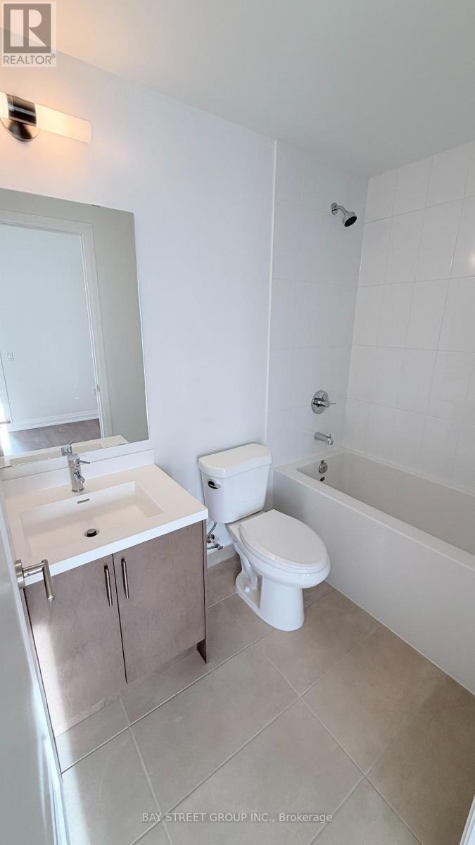 617 - 412 Silver Maple Road, Oakville, ON - Indoor Photo Showing Bathroom