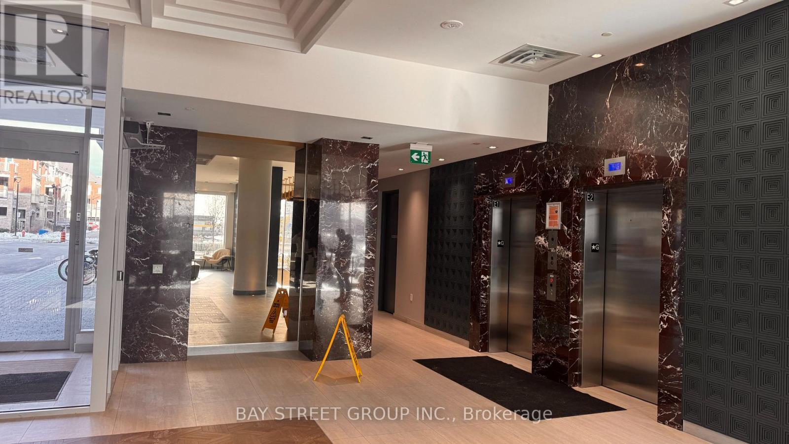 617 - 412 Silver Maple Road, Oakville, ON - Indoor Photo Showing Other Room