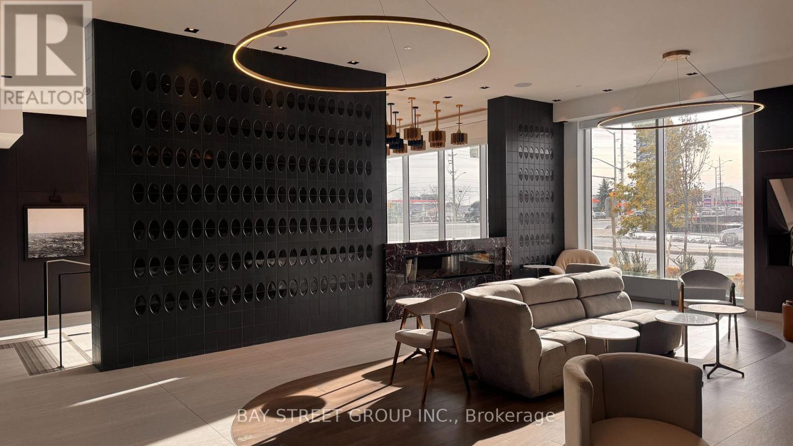 617 - 412 Silver Maple Road, Oakville, ON - Indoor