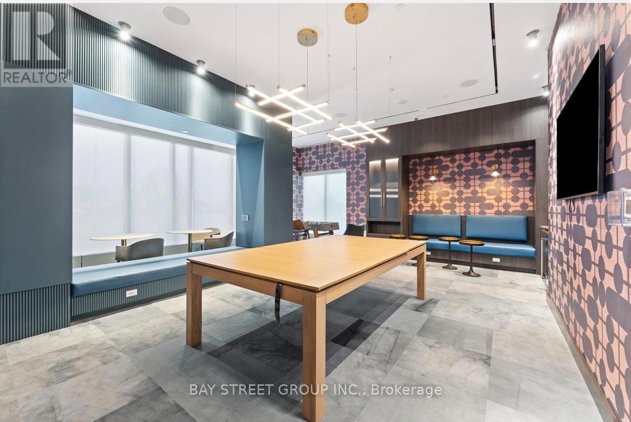 617 - 412 Silver Maple Road, Oakville, ON - Indoor Photo Showing Other Room