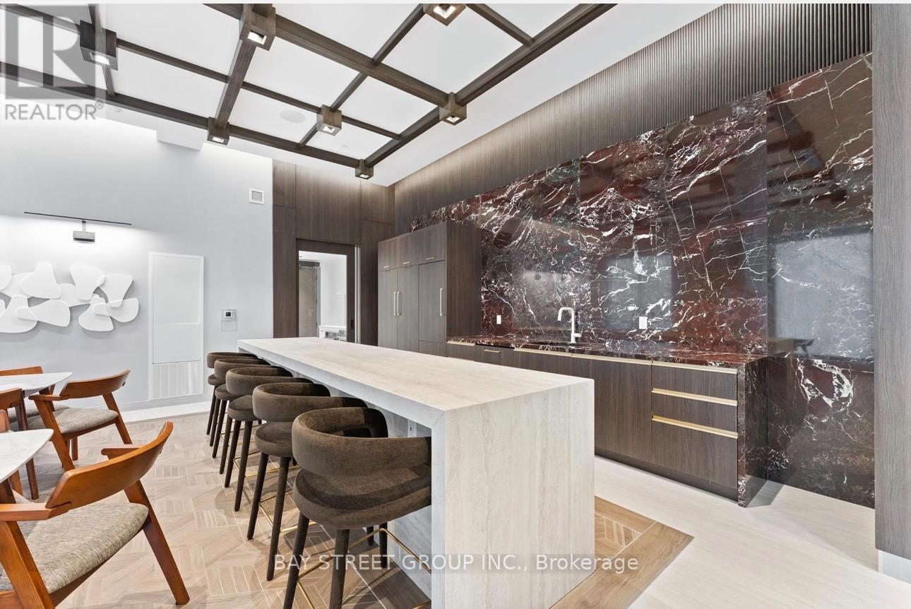 617 - 412 Silver Maple Road, Oakville, ON - Indoor