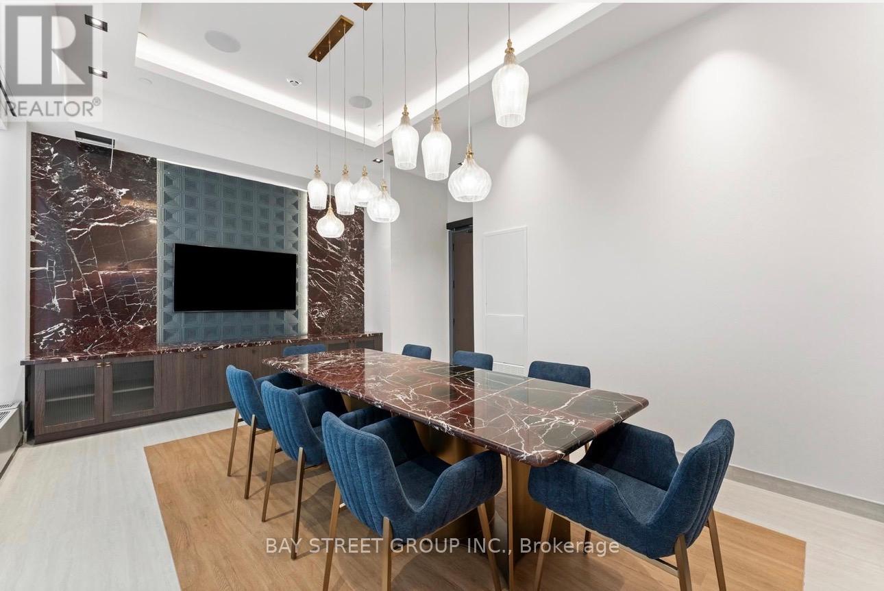 617 - 412 Silver Maple Road, Oakville, ON - Indoor Photo Showing Dining Room