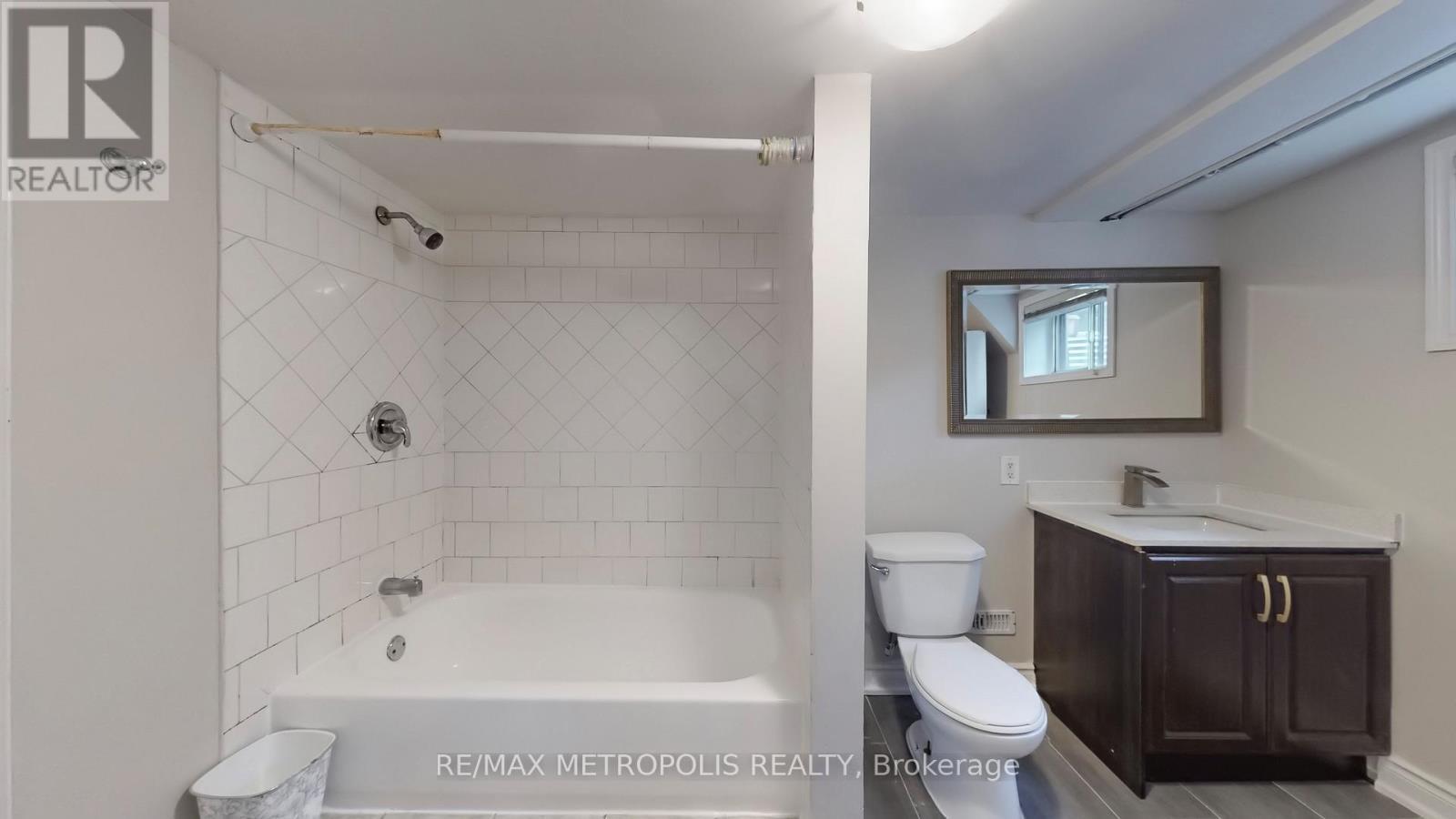 Bsmt - 14 Furlong Court, Toronto, ON - Indoor Photo Showing Bathroom