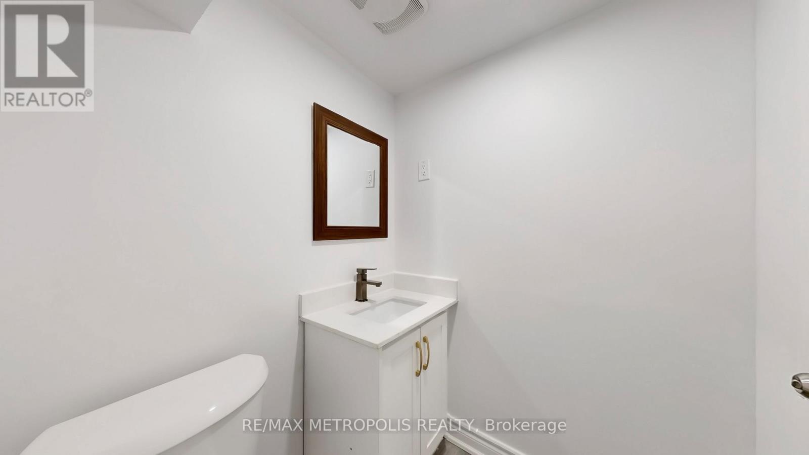 Bsmt - 14 Furlong Court, Toronto, ON - Indoor Photo Showing Bathroom