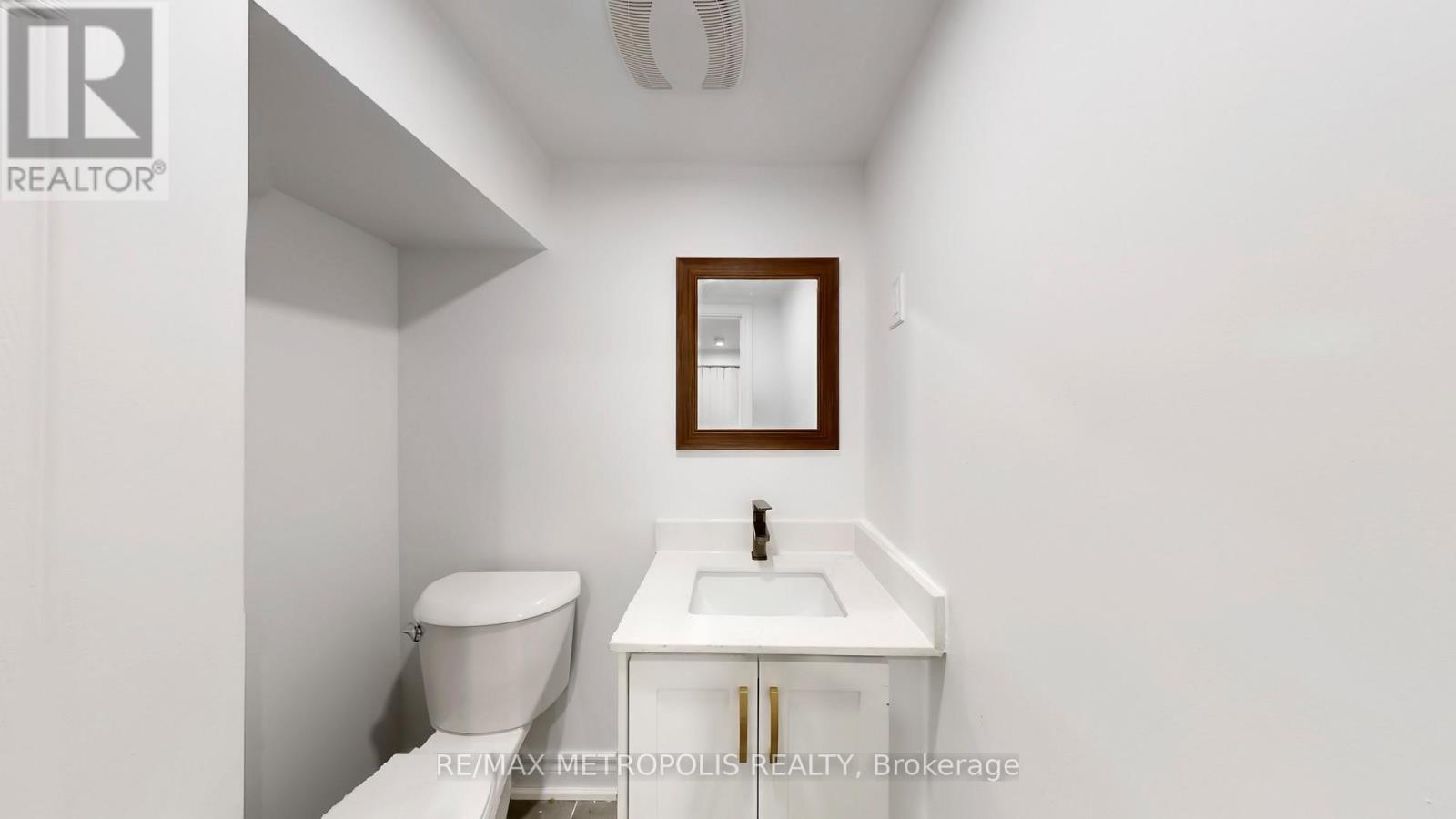 Bsmt - 14 Furlong Court, Toronto, ON - Indoor Photo Showing Bathroom