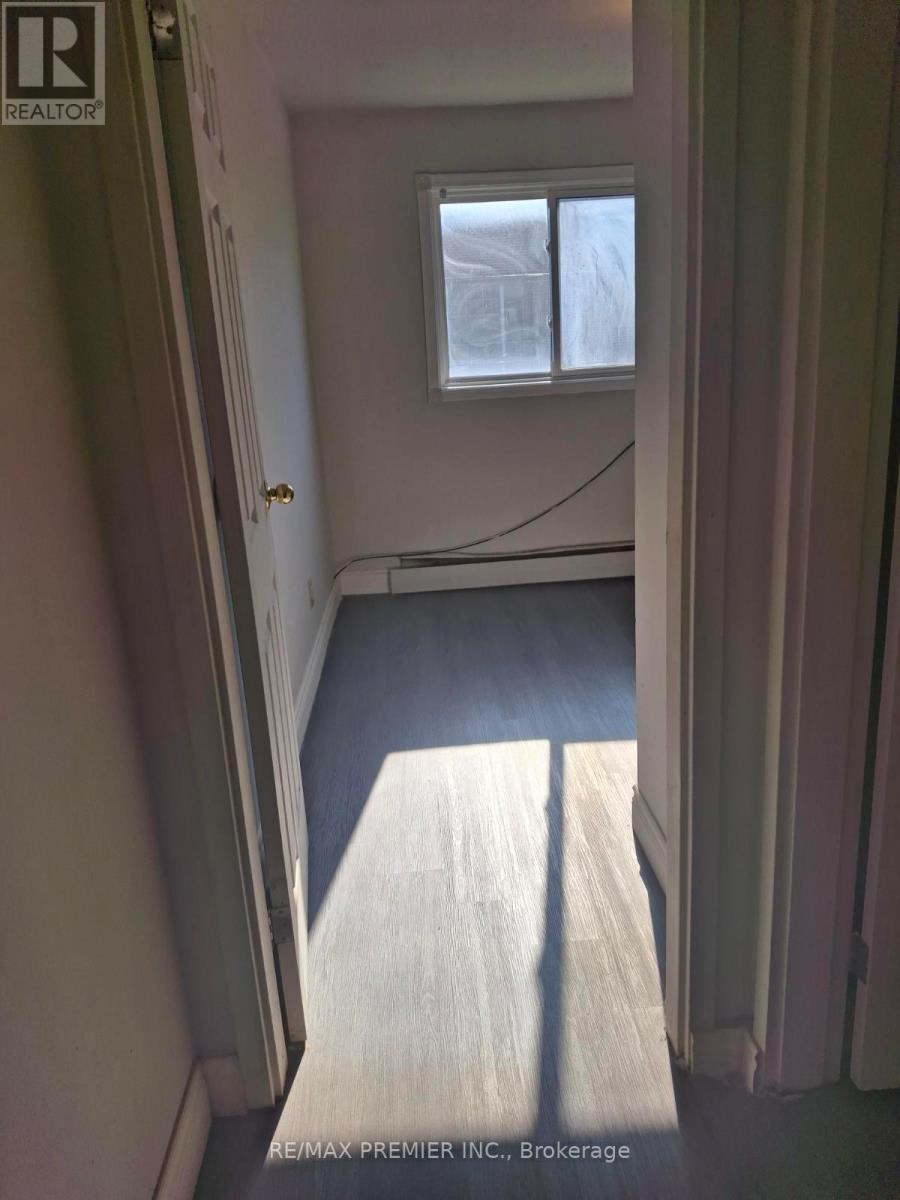 1 - 92 Wolfe Street, Oshawa, ON - Indoor Photo Showing Other Room