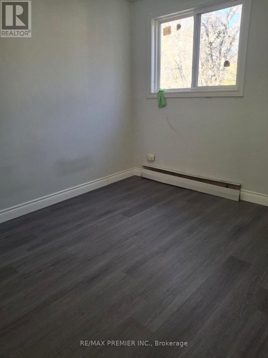 1 - 92 Wolfe Street, Oshawa, ON - Indoor Photo Showing Other Room