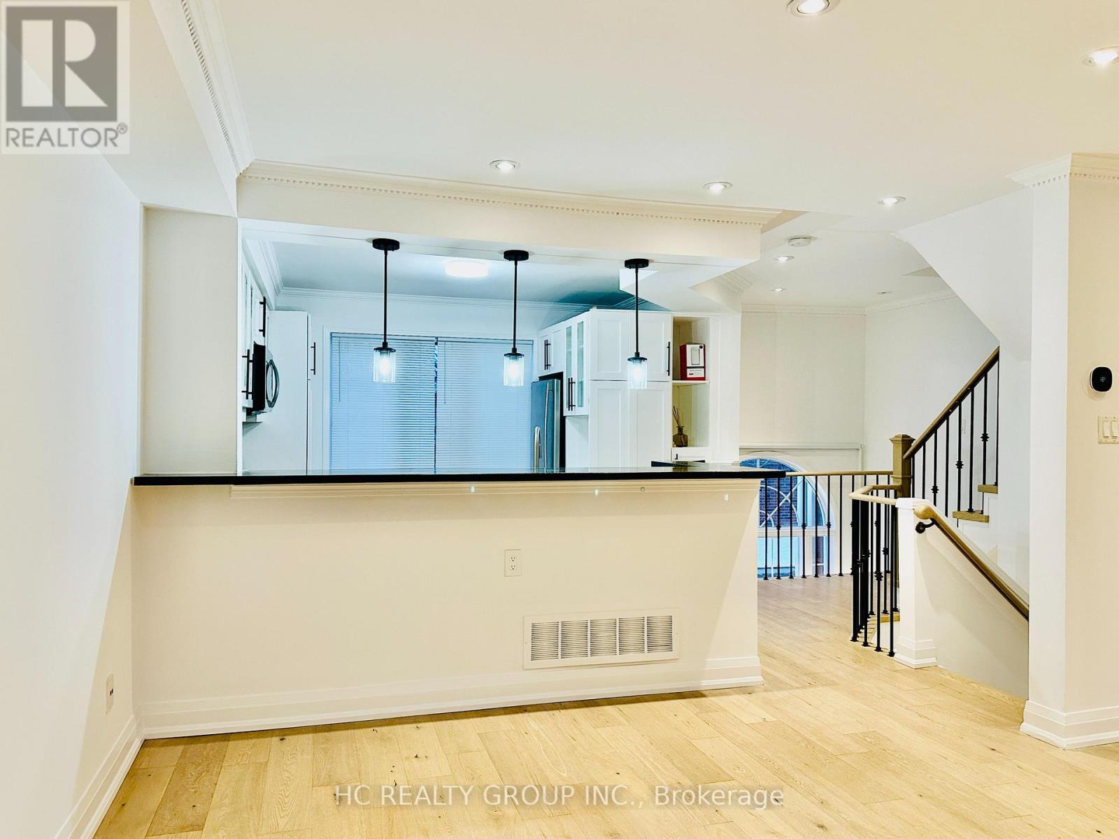 76 Mosaics Avenue, Aurora, ON - Indoor Photo Showing Other Room