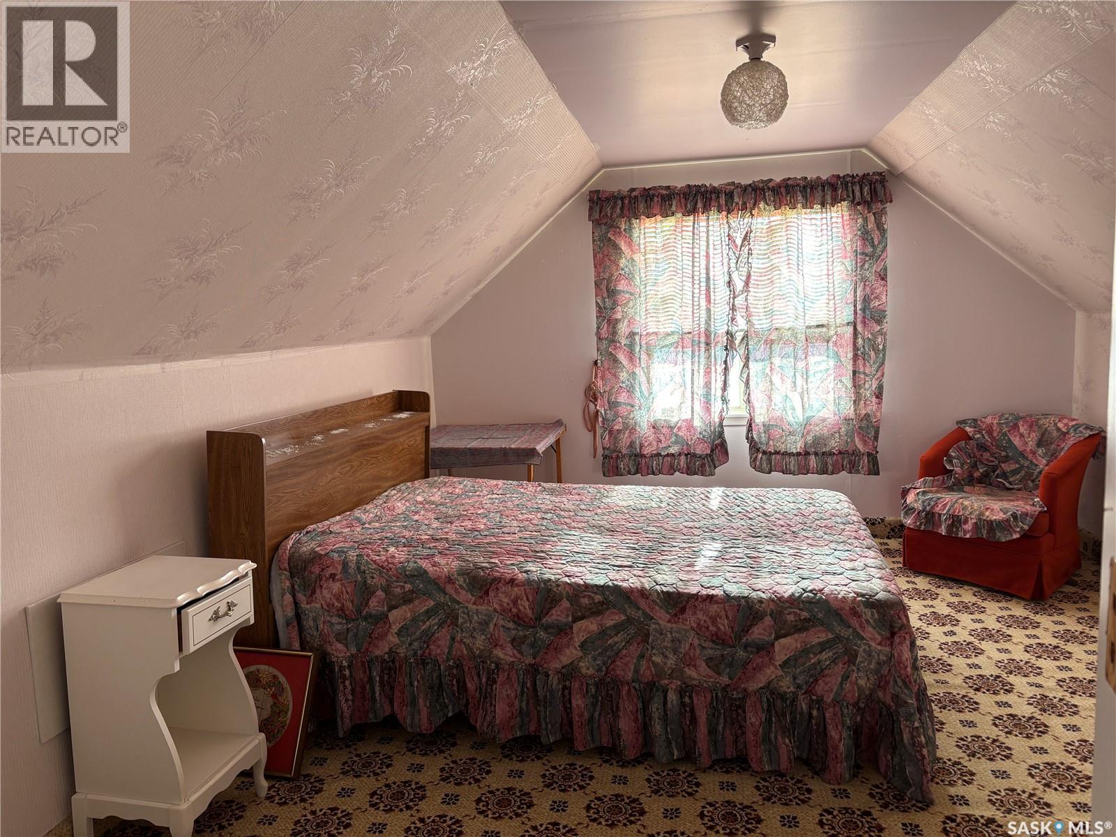 107 2Nd Street S, Cabri, SK - Indoor Photo Showing Bedroom