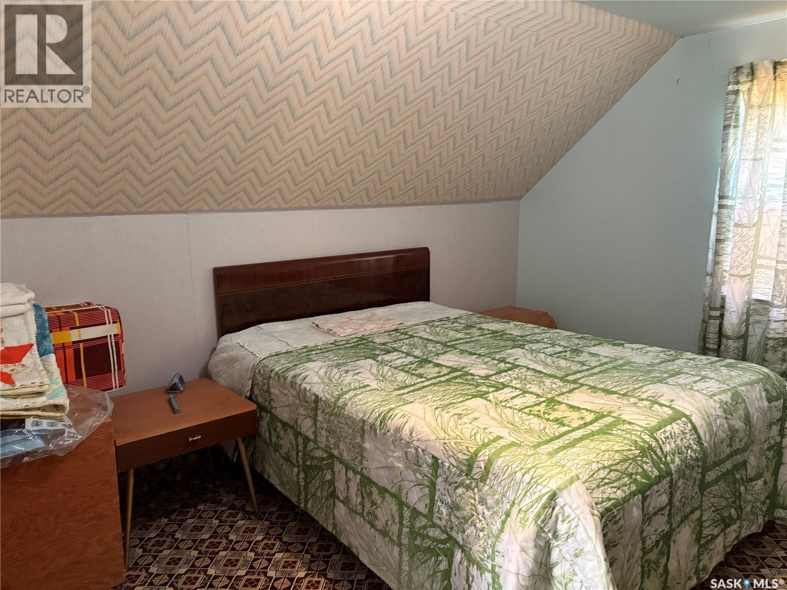 107 2Nd Street S, Cabri, SK - Indoor Photo Showing Bedroom