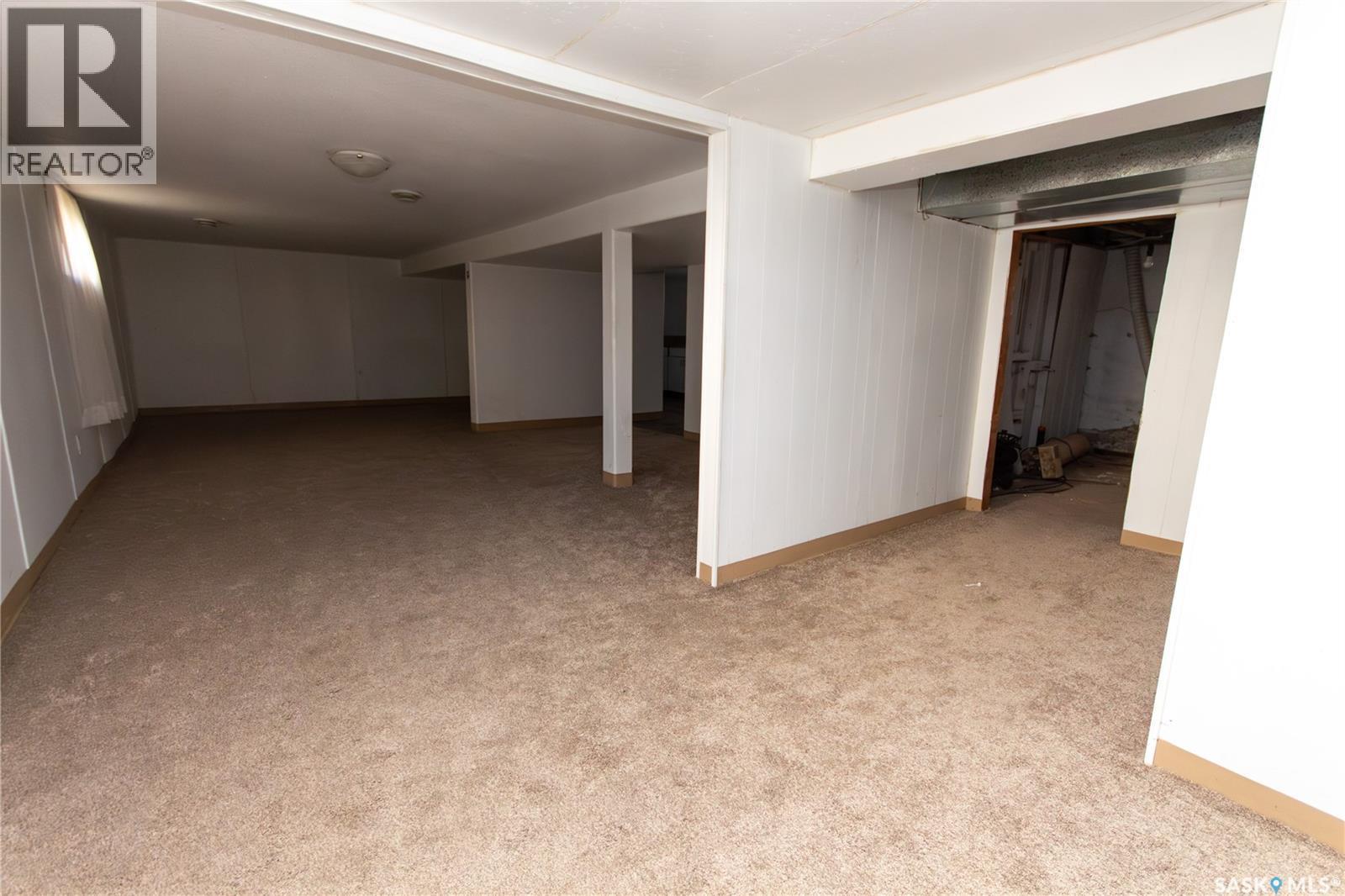 1131 104Th Street, North Battleford, SK - Indoor Photo Showing Other Room