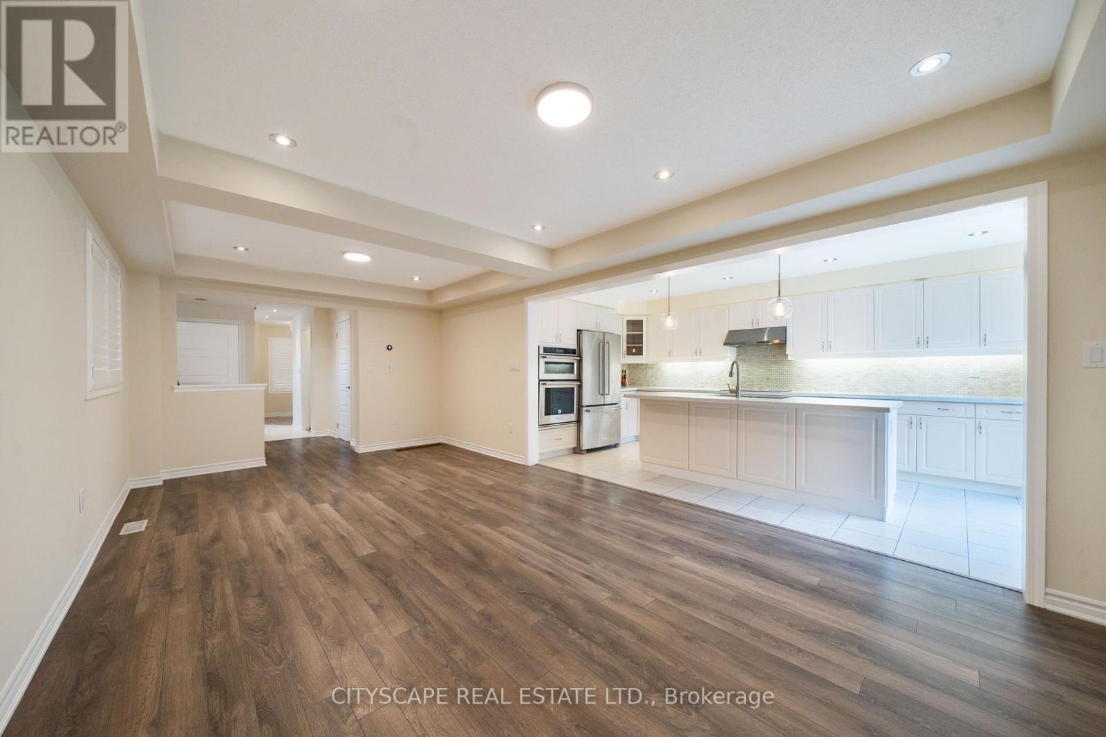 296 Jean Landing, Milton, ON - Indoor Photo Showing Kitchen