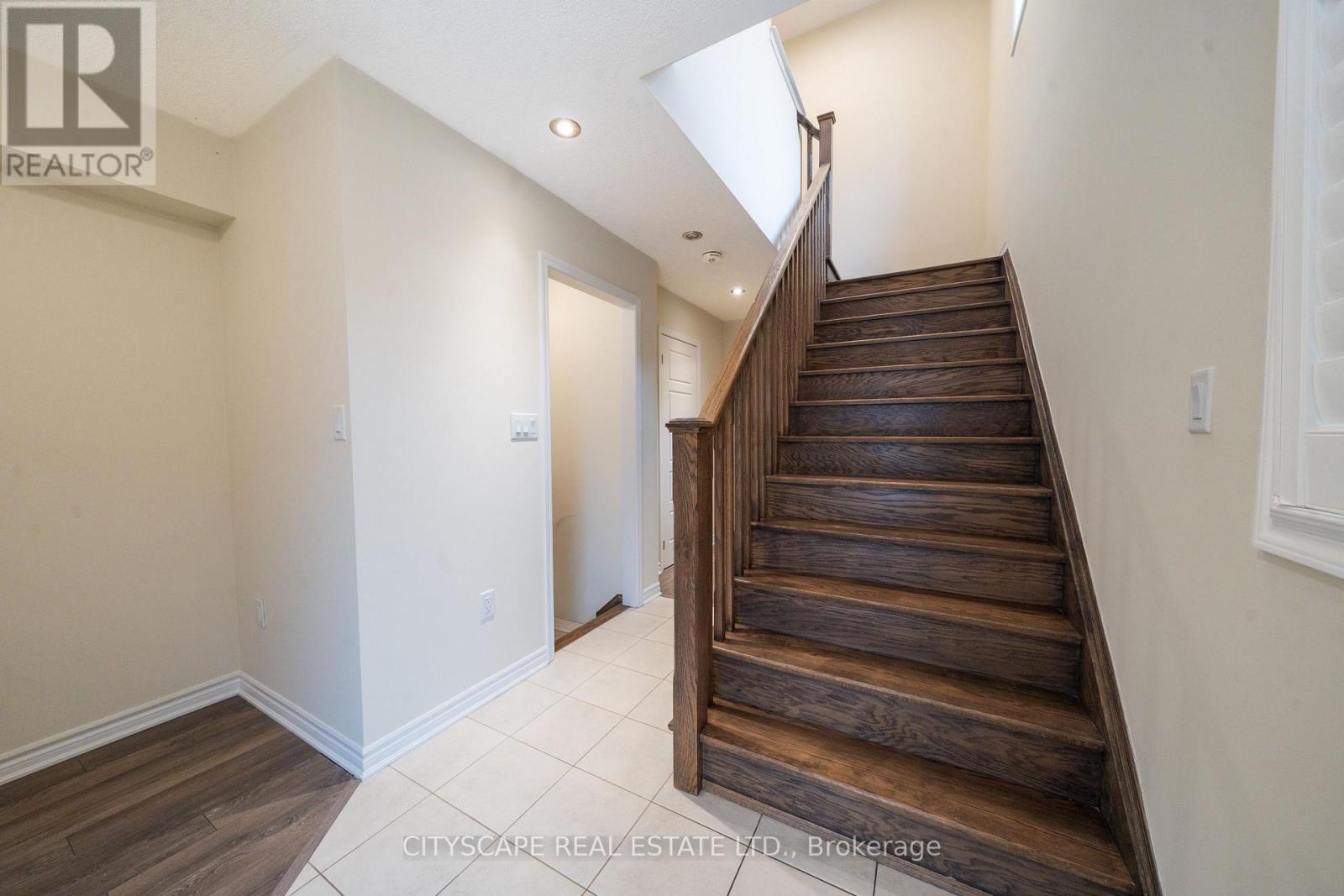 296 Jean Landing, Milton, ON - Indoor Photo Showing Other Room