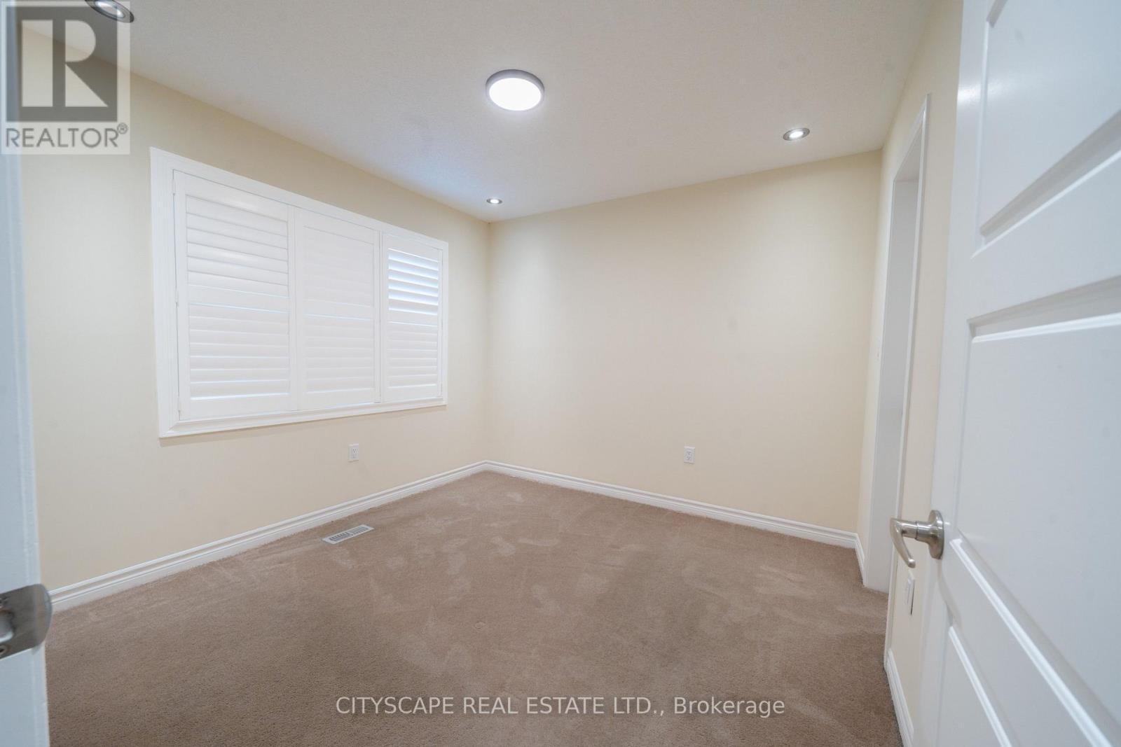 296 Jean Landing, Milton, ON - Indoor Photo Showing Other Room