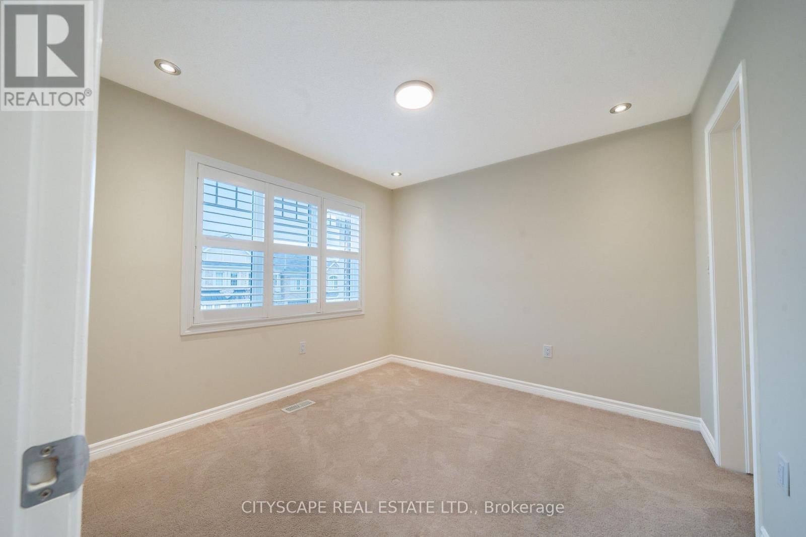 296 Jean Landing, Milton, ON - Indoor Photo Showing Other Room