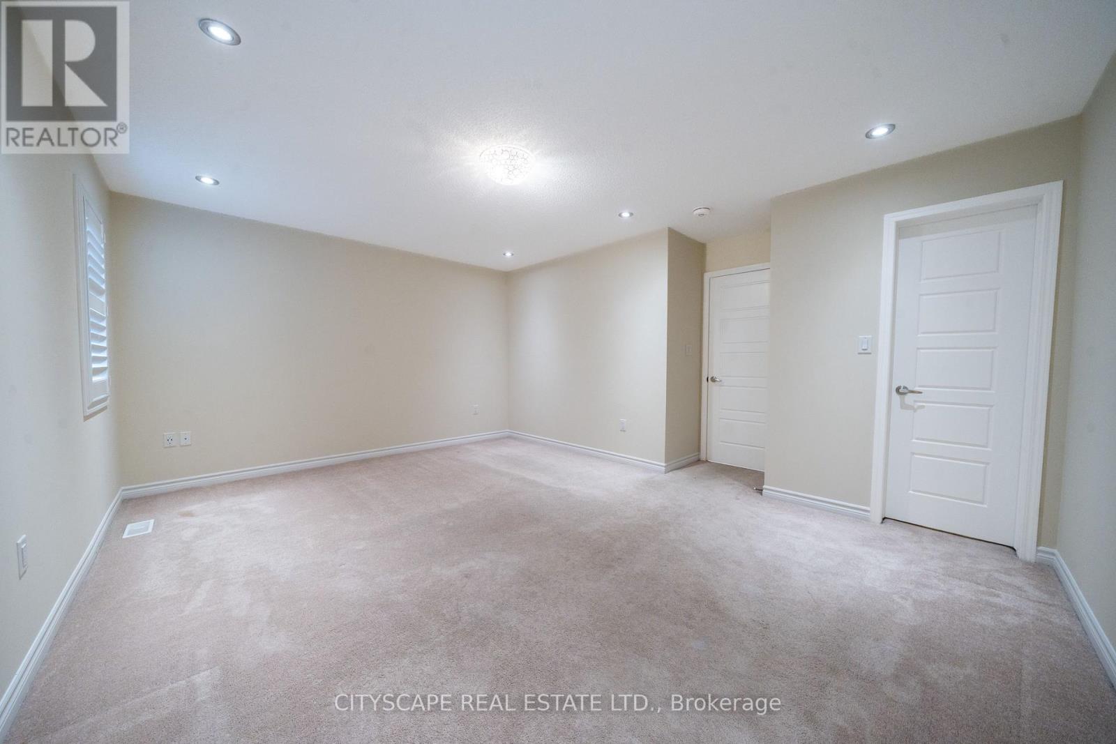 296 Jean Landing, Milton, ON - Indoor Photo Showing Other Room