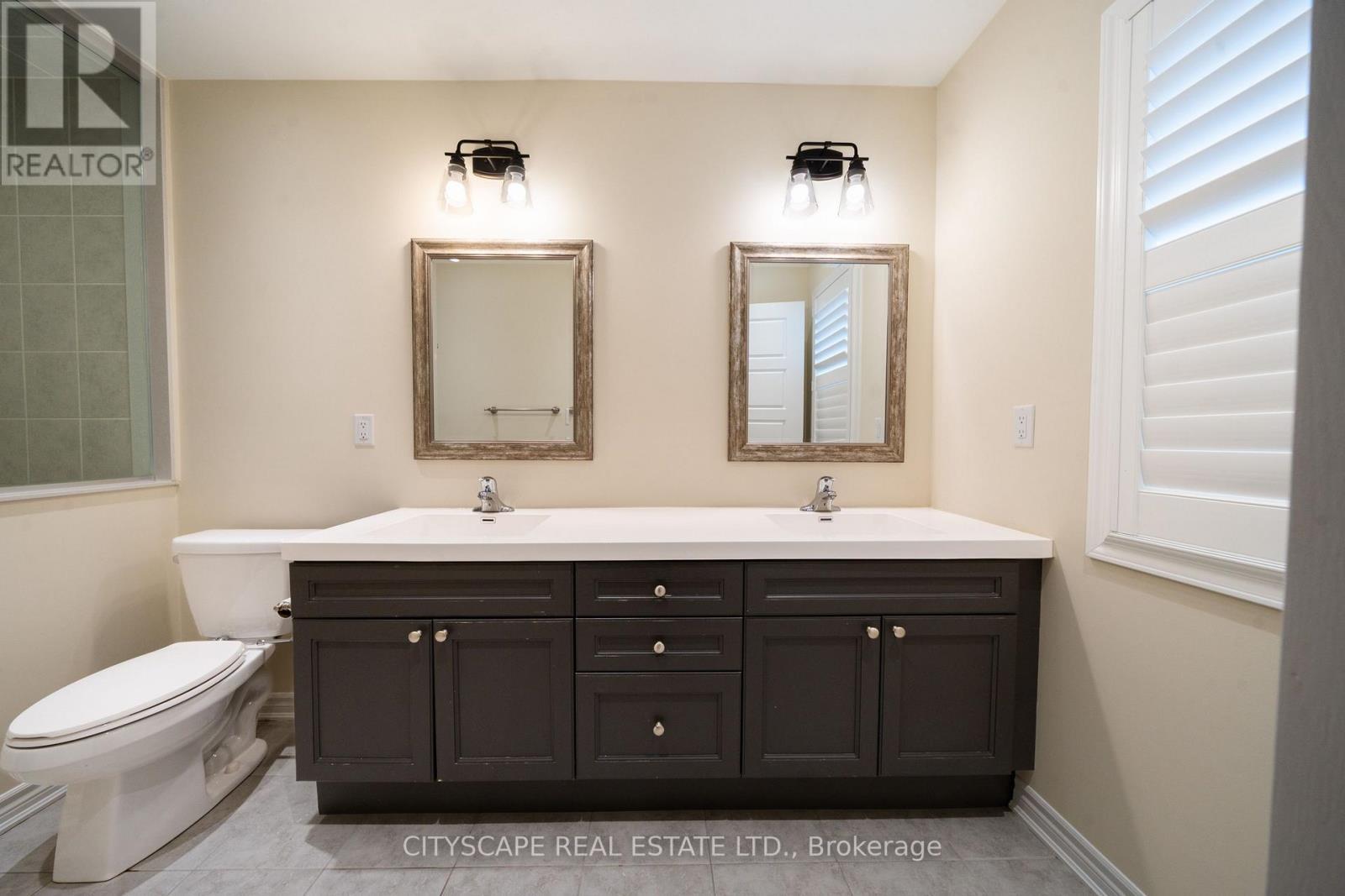 296 Jean Landing, Milton, ON - Indoor Photo Showing Bathroom