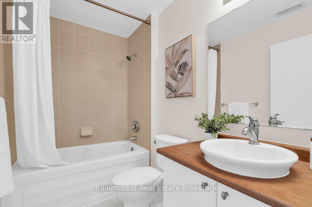524 - 410 King Street W, Kitchener, ON - Indoor Photo Showing Bathroom