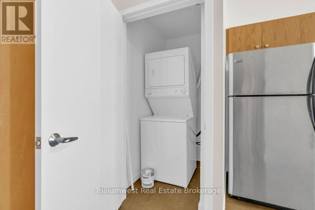 524 - 410 King Street W, Kitchener, ON - Indoor Photo Showing Laundry Room