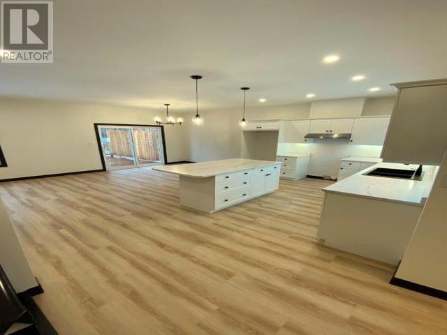 255 East Balfour St, Sault Ste. Marie, ON - Indoor