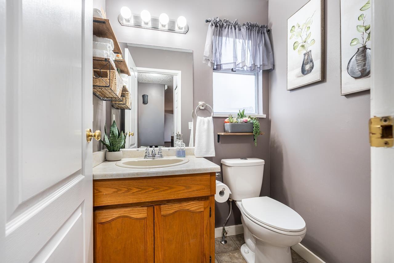 6361 172 Street, Surrey, BC - Indoor Photo Showing Bathroom