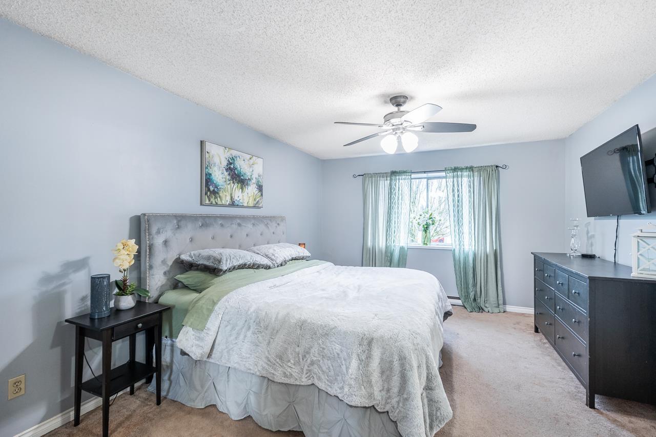 6361 172 Street, Surrey, BC - Indoor Photo Showing Bedroom