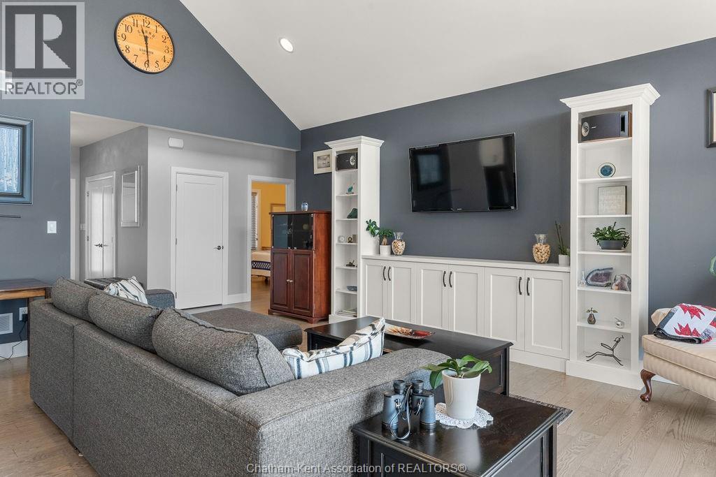 5482 Talbot Trail, Merlin, ON - Indoor Photo Showing Living Room
