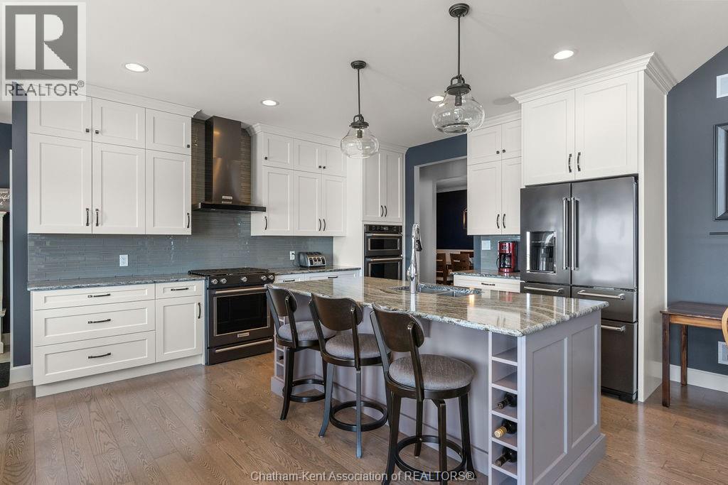 5482 Talbot Trail, Merlin, ON - Indoor Photo Showing Kitchen With Upgraded Kitchen