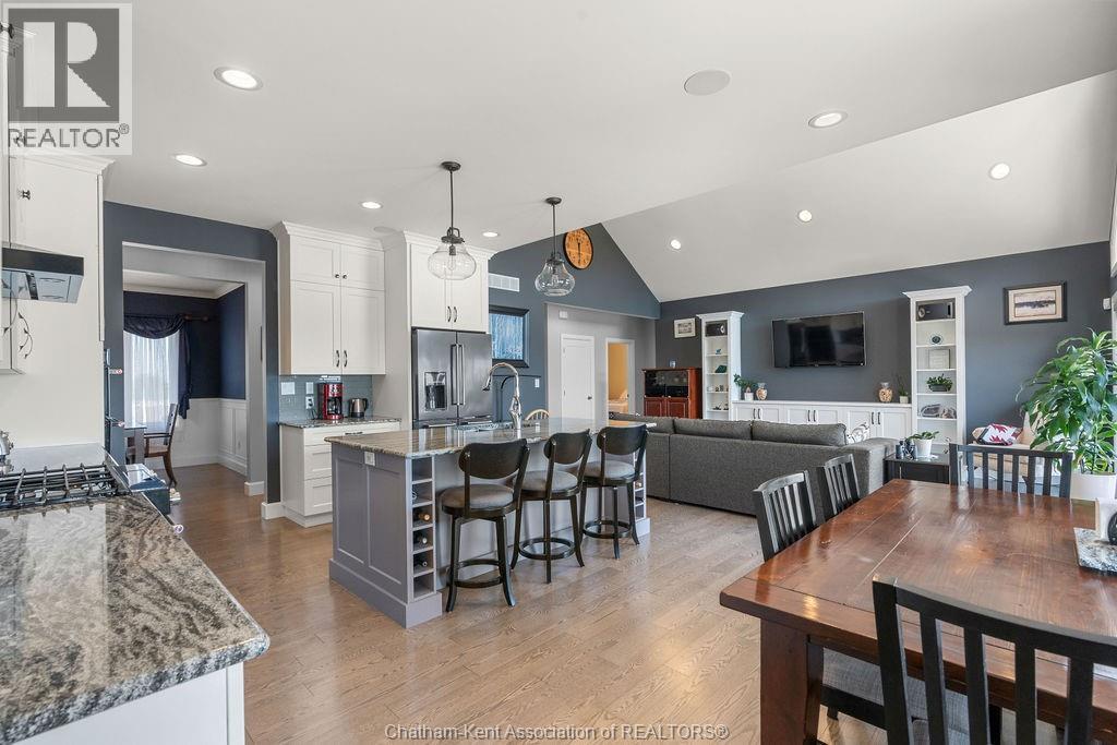 5482 Talbot Trail, Merlin, ON - Indoor Photo Showing Dining Room