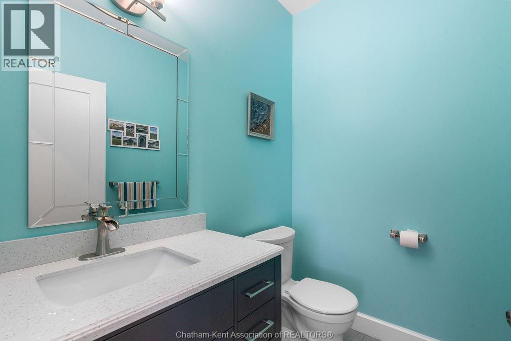 5482 Talbot Trail, Merlin, ON - Indoor Photo Showing Bathroom