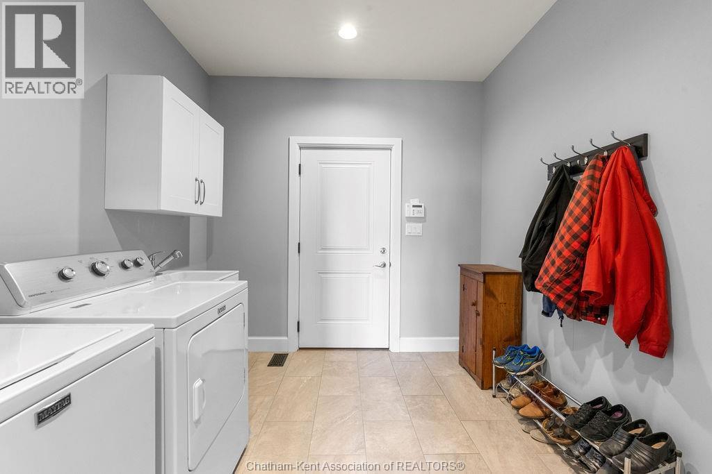 5482 Talbot Trail, Merlin, ON - Indoor Photo Showing Laundry Room