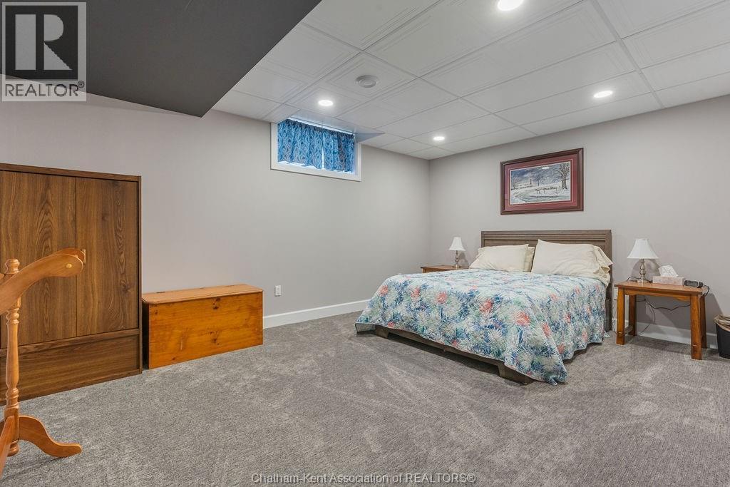 5482 Talbot Trail, Merlin, ON - Indoor Photo Showing Bedroom