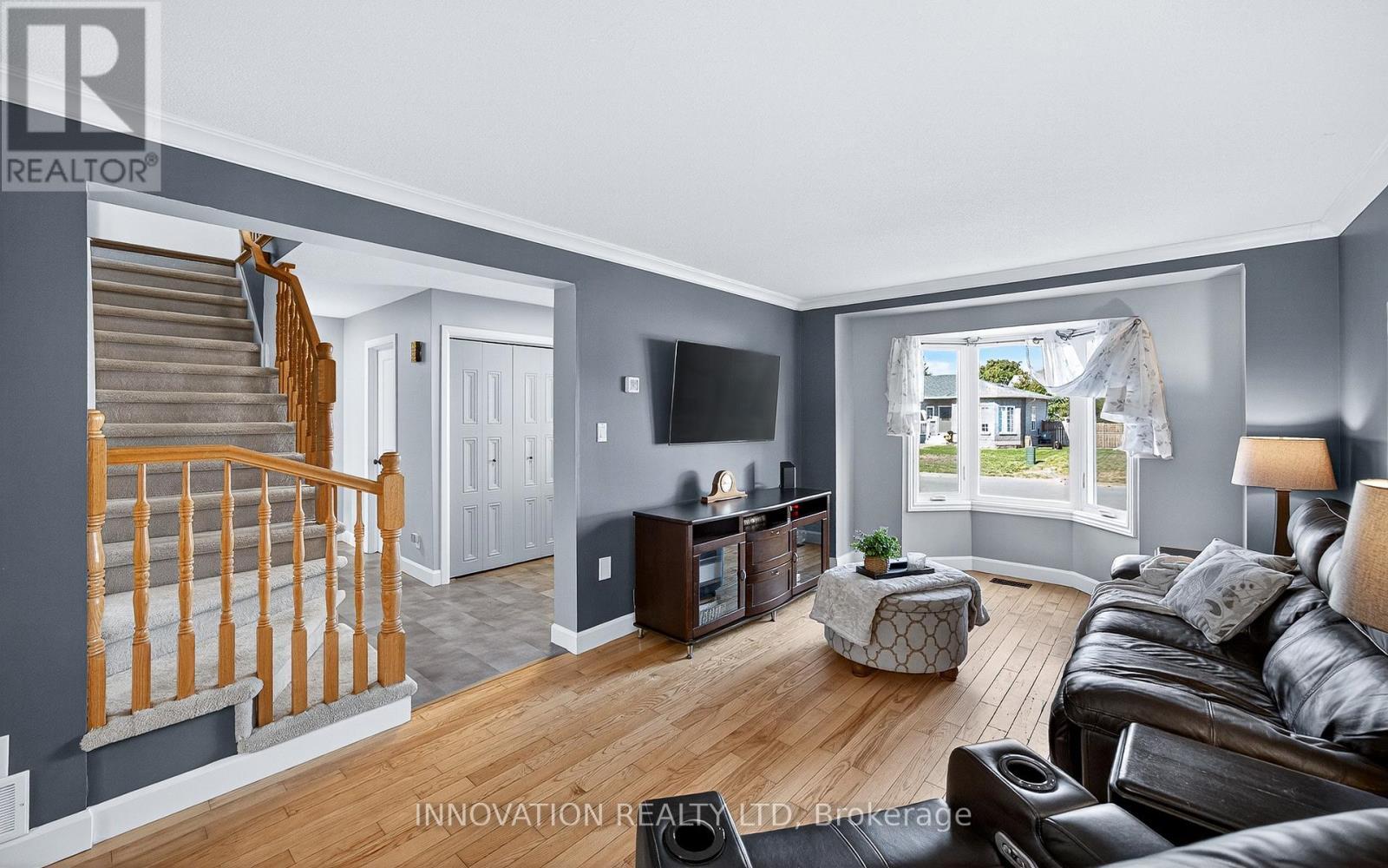 38 Patterson Crescent, Carleton Place, ON - Indoor Photo Showing Living Room