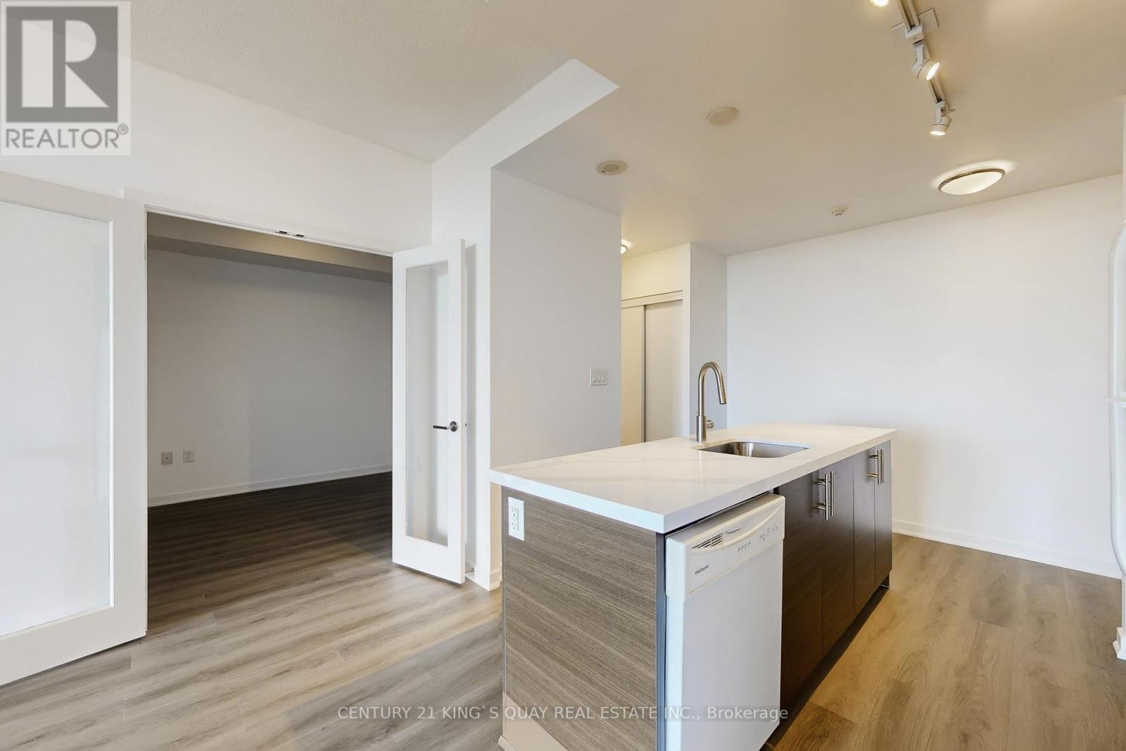 707 - 70 Forest Manor Road, Toronto, ON - Indoor Photo Showing Kitchen