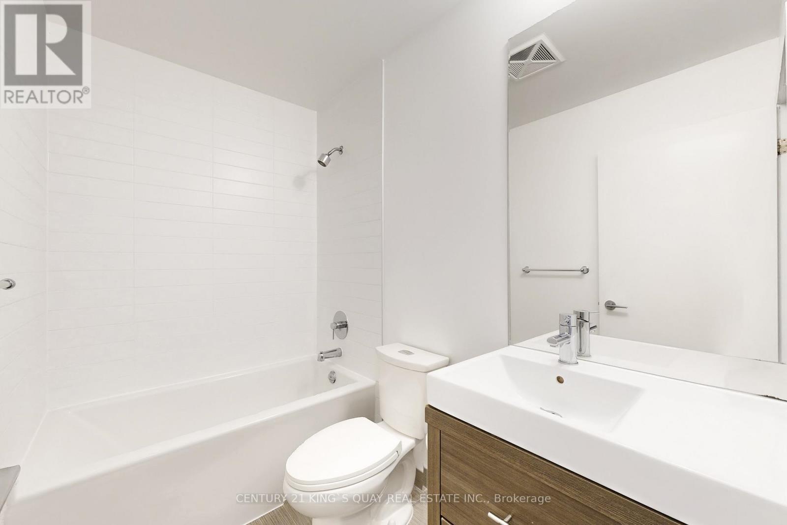 707 - 70 Forest Manor Road, Toronto, ON - Indoor Photo Showing Bathroom