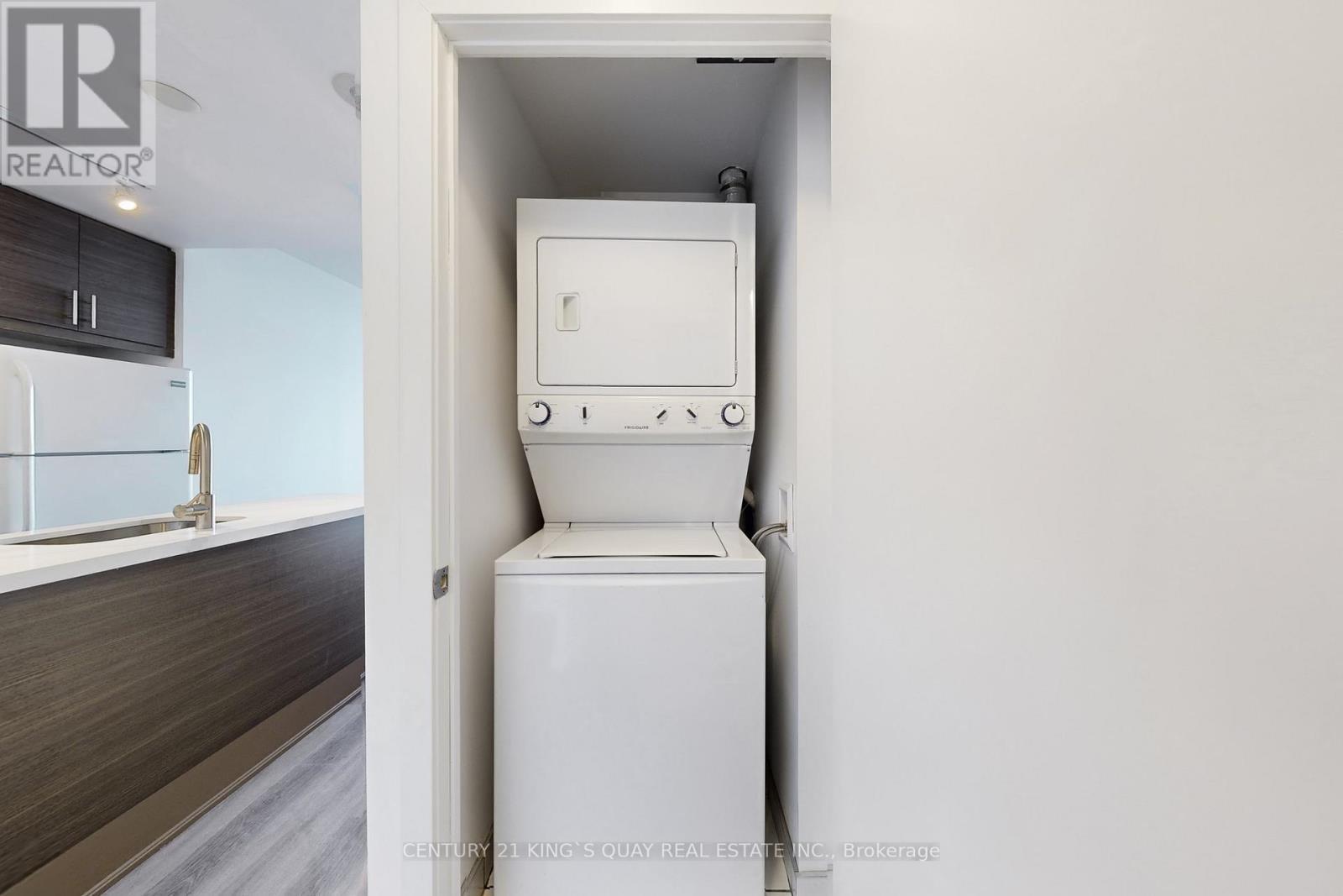 707 - 70 Forest Manor Road, Toronto, ON - Indoor Photo Showing Laundry Room