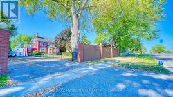UPPER #3 - 1110 SIMCOE STREET S Oshawa, ON L1H 4L8