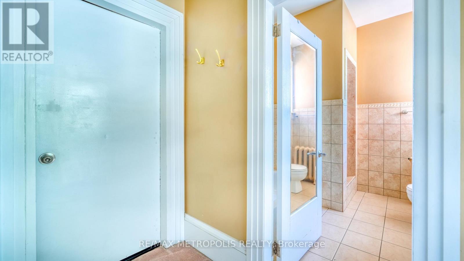 Upper #3 - 1110 Simcoe Street S, Oshawa, ON - Indoor Photo Showing Bathroom