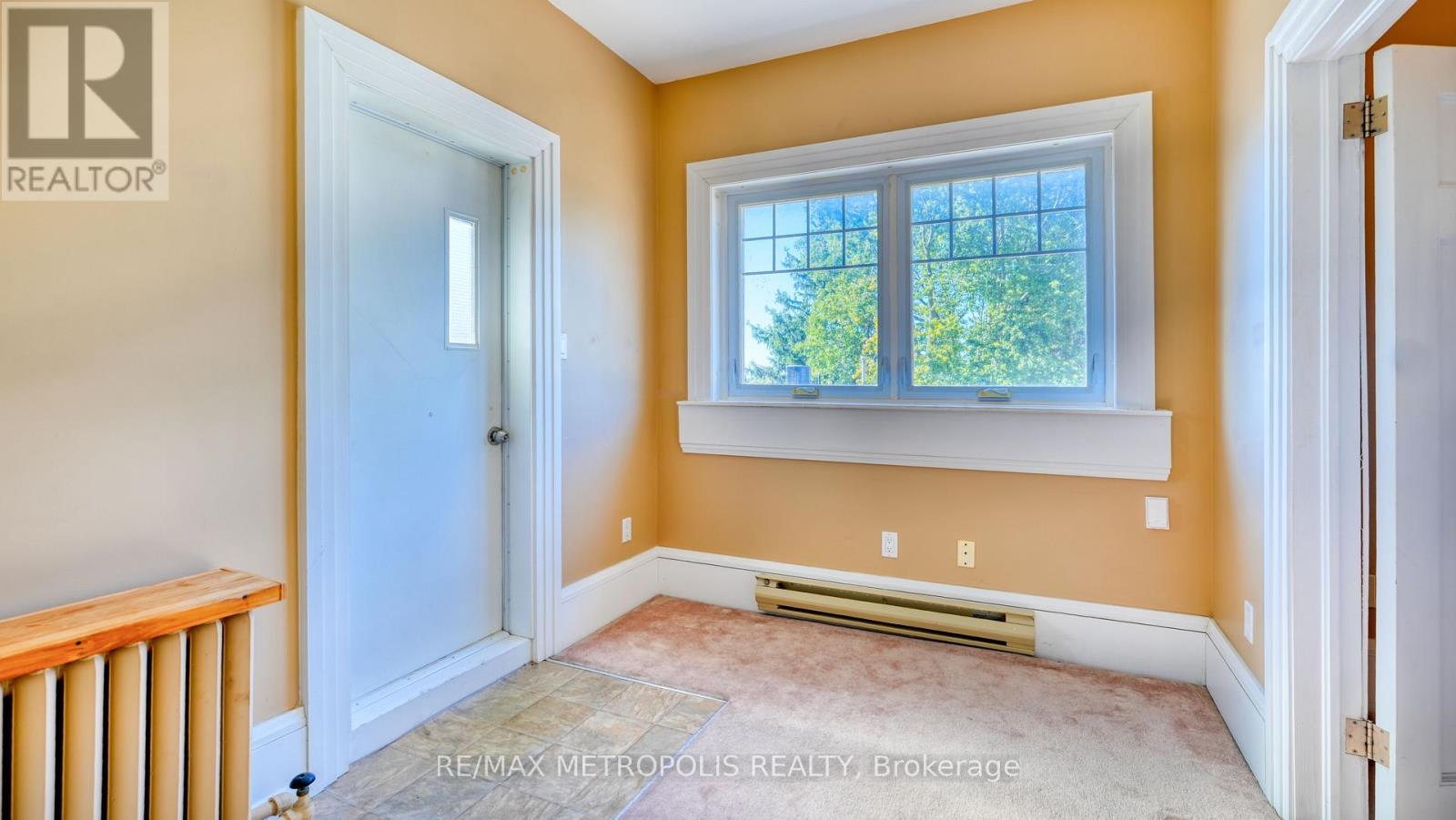 Upper #3 - 1110 Simcoe Street S, Oshawa, ON - Indoor Photo Showing Other Room