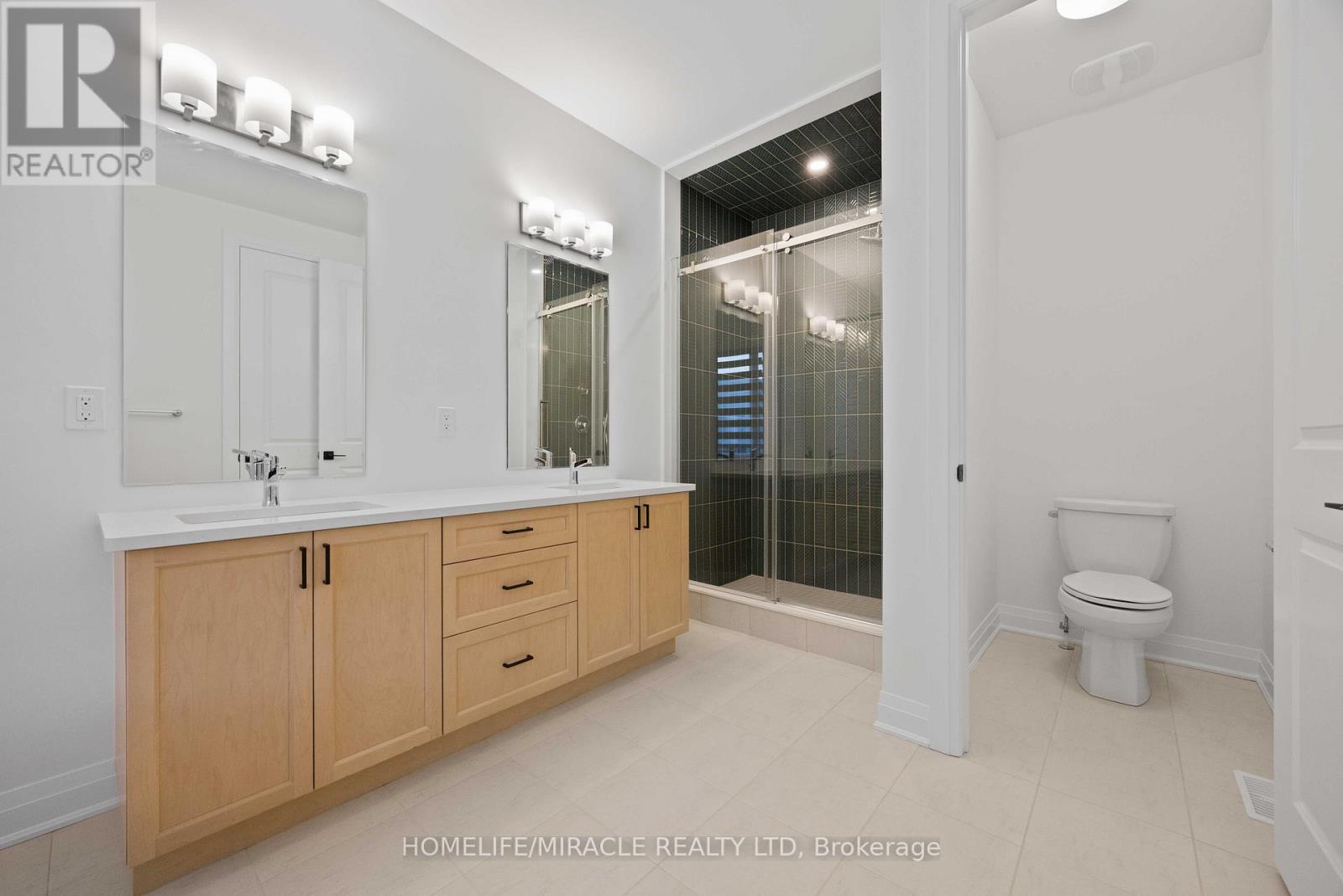 33 Spiritwood Way, Brampton, ON - Indoor Photo Showing Bathroom
